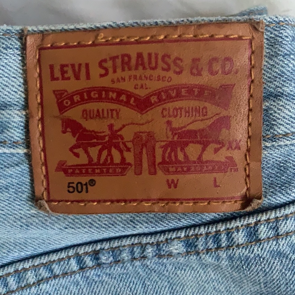 Levi’s Cheeky 501 Shorts - Picture 3 of 3